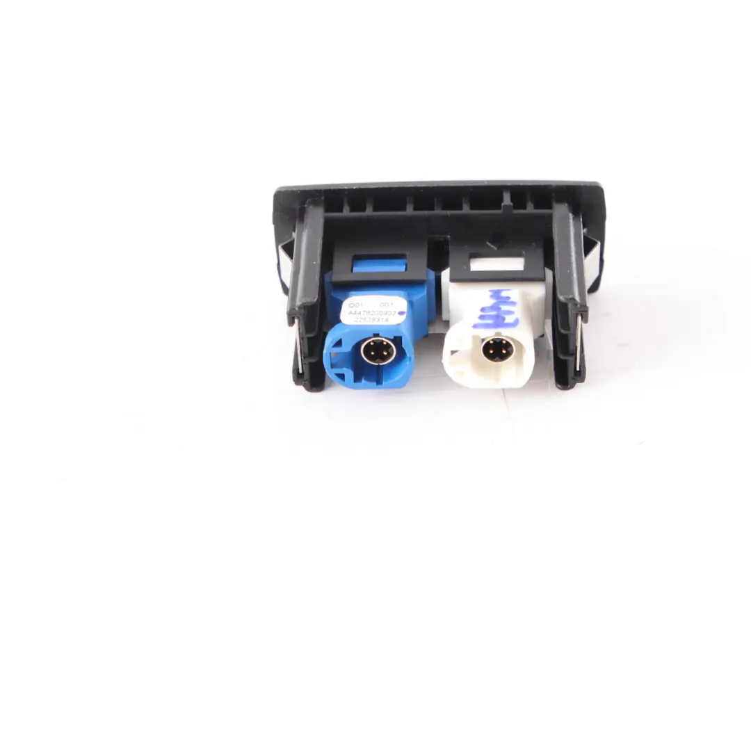 Porta USB Adattatore Plug Connettore Unità per Mercedes Vito W447 con numero di parte A4478200902 Mercedes Vito W447 Porta USB Adattatore Plug Connettore Unità - SKU A4478200902 - Numero di parte A4478200902