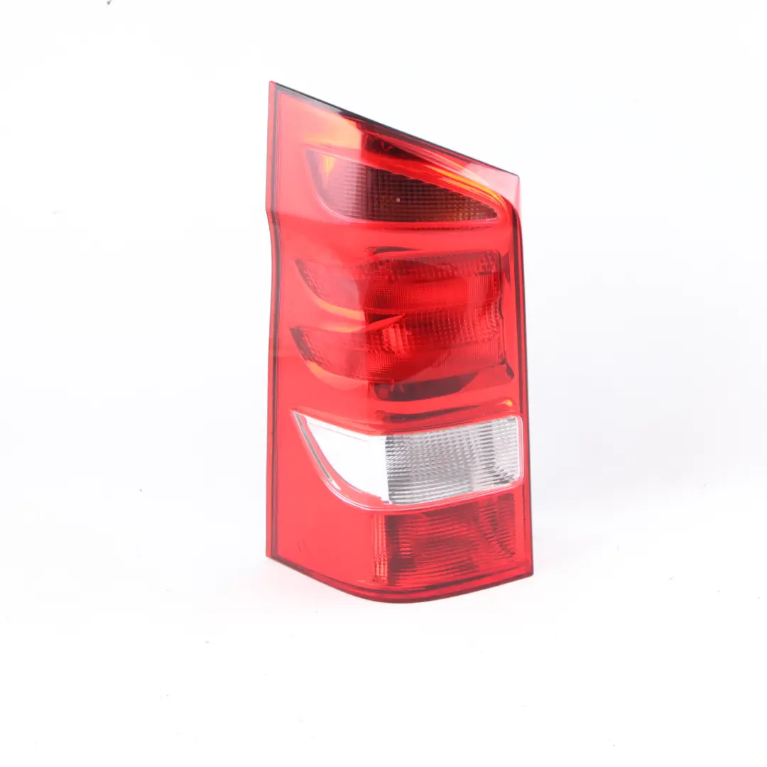 Fanale posteriore Sinistro Fanale posteriore laterale per Mercedes W447 con numero di parte A4478201164 Mercedes W447 Fanale posteriore Sinistro Fanale posteriore laterale - SKU A4478201164 - Numero di parte A4478201164