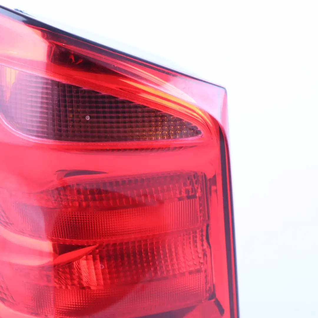 Mercedes W447 Feu arrière gauche Tail Light Side Panel - SKU A4478201164 - Numéro de pièce A4478201164