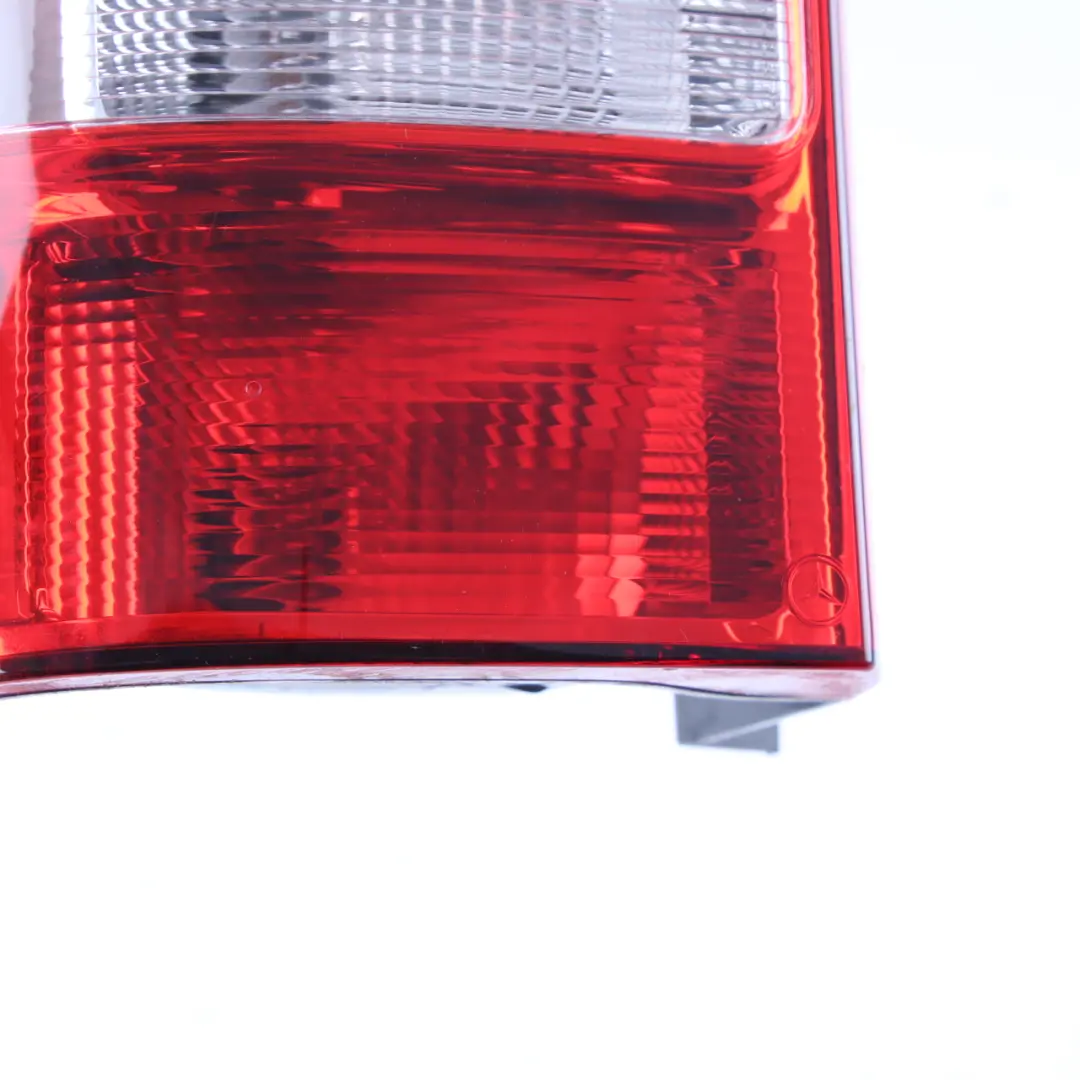 Fanale posteriore Sinistro Fanale posteriore laterale per Mercedes W447 con numero di parte A4478201164 Mercedes W447 Fanale posteriore Sinistro Fanale posteriore laterale - SKU A4478201164 - Numero di parte A4478201164