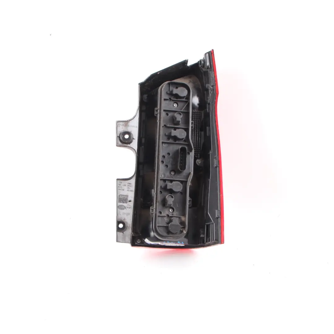 Mercedes W447 Feu arrière gauche Tail Light Side Panel - SKU A4478201164 - Numéro de pièce A4478201164