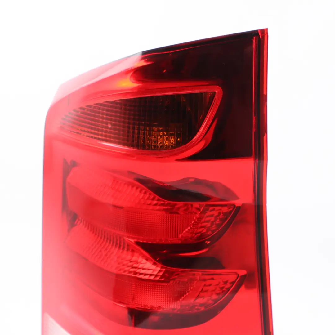 Luz Trasera Derecha Tail Light Side Panel para Mercedes Vito W447 con número de pieza A4478201264 Mercedes Vito W447 Luz Trasera Derecha Tail Light Side Panel - SKU A4478201264 - Número de pieza A4478201264