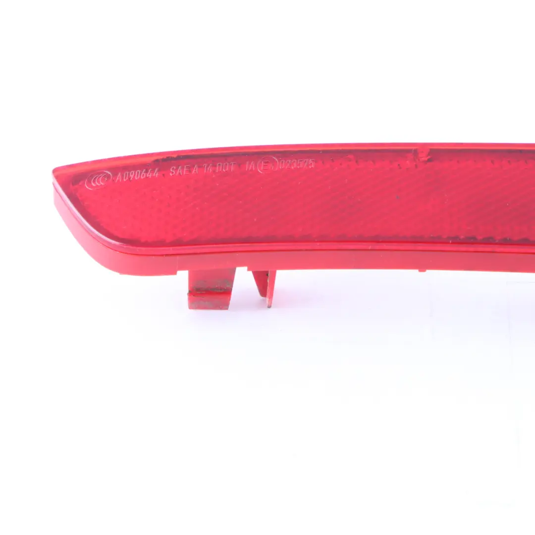 Reflector lámpara trasera parachoques Reflexión para Mercedes Vito W447 con número de pieza A4478260040 Mercedes Vito W447 Reflector lámpara trasera parachoques Reflexión - SKU A4478260040 - Número de pieza A4478260040