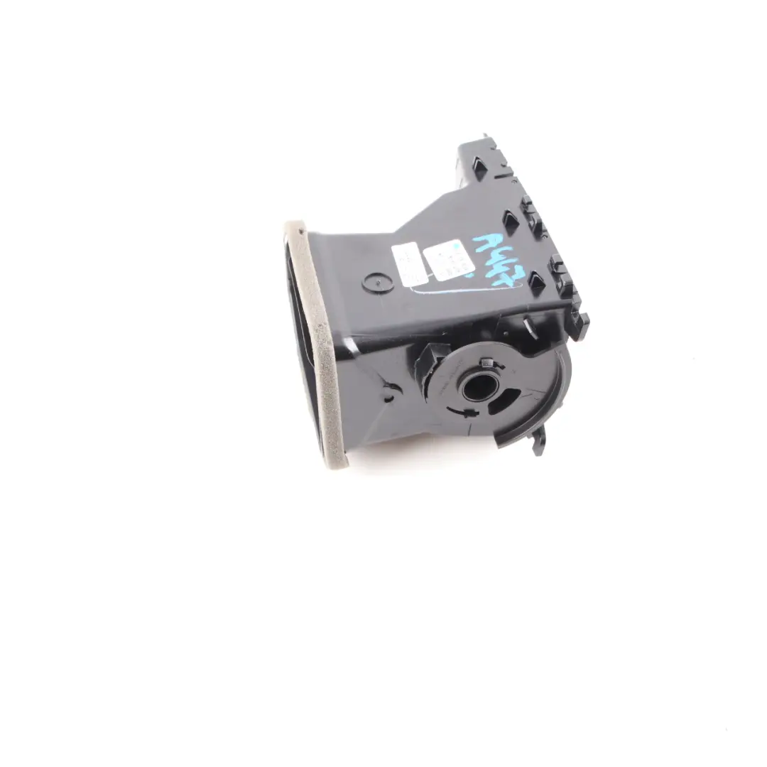 Kratka Wlot Nawiewu Prawa Prawy do Mercedes Vito W447 o numerze A4478300654 Mercedes Vito W447 Kratka Wlot Nawiewu Prawa Prawy - SKU A4478300654 - Numer Części A4478300654