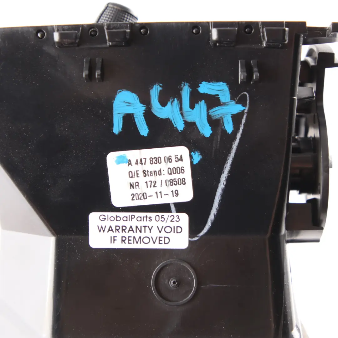 Salpicadero ventilación derecho Boquilla Trim para Mercedes Vito W447 con número de pieza A4478300654 Mercedes Vito W447 Salpicadero ventilación derecho Boquilla Trim - SKU A4478300654 - Número de pieza A4478300654