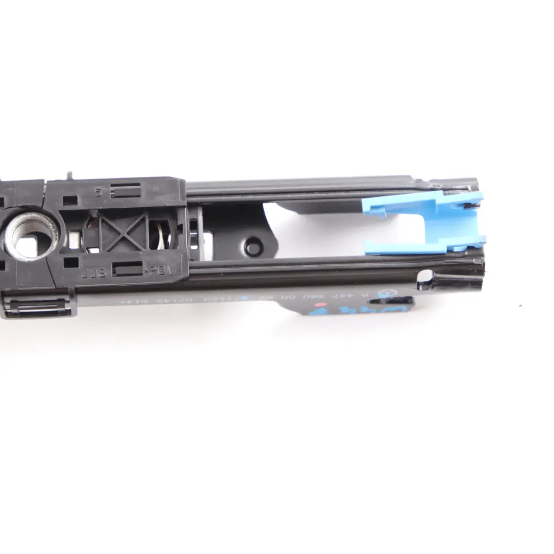 Regolatore Altezza Cintura Sicurezza Anteriore per Mercedes Vito W447 con numero di parte A4478600088 Mercedes Vito W447 Regolatore Altezza Cintura Sicurezza Anteriore - SKU A4478600088 - Numero di parte A4478600088