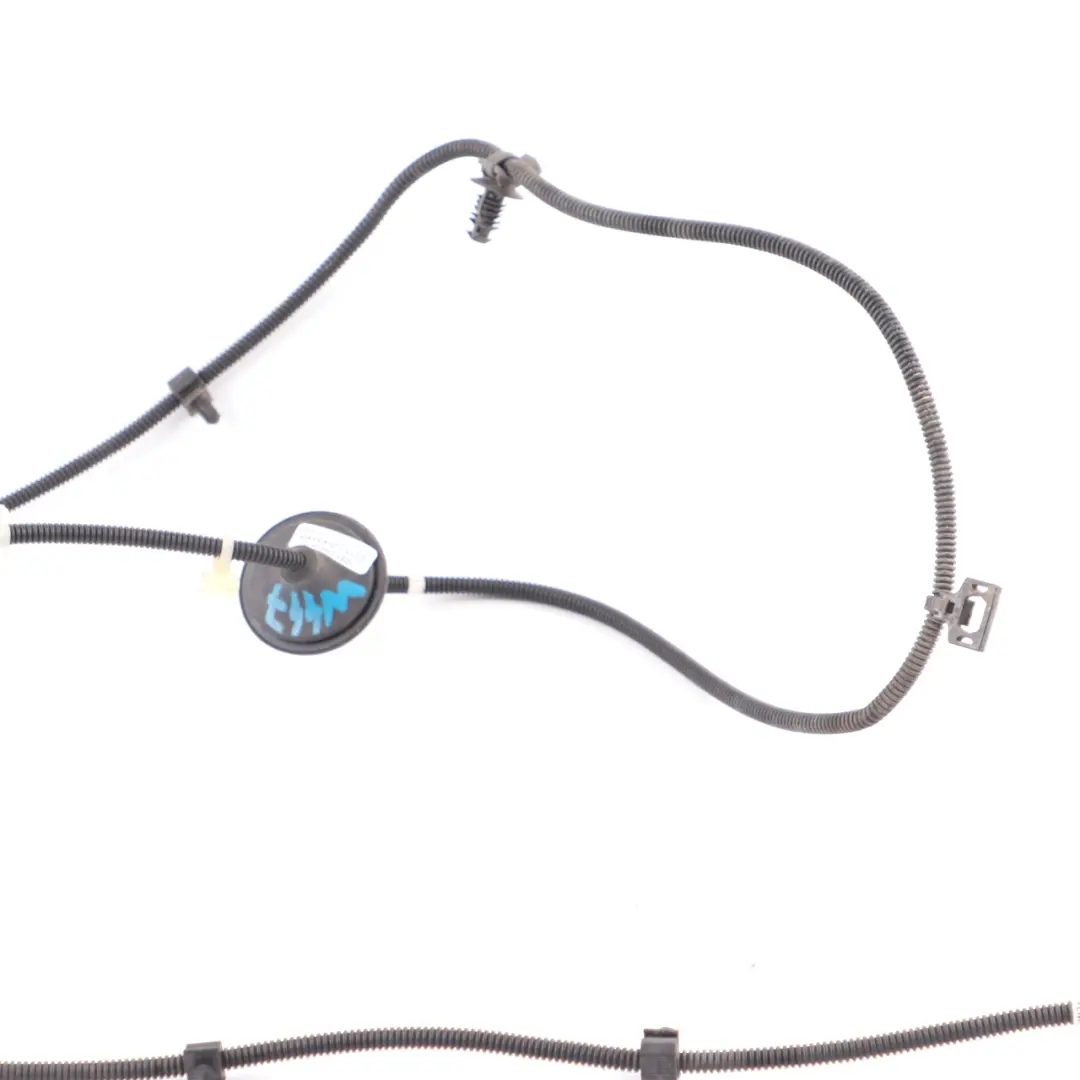 Windshield Washer Spray Noozle Cable Linkage to Mercedes W447 with Part number A4478607000 Mercedes W447 Windshield Washer Spray Noozle Cable Linkage - SKU A4478607000 - Part number A4478607000