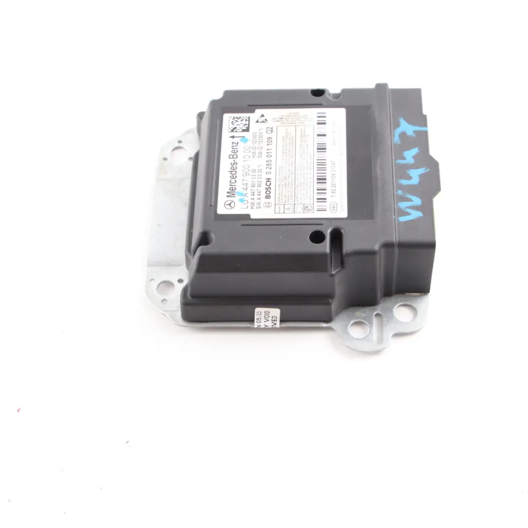 Moduł Poduszek Powietrznych Airbag ECU do Mercedes Vito W447 o numerze A4479001000 Mercedes Vito W447 Moduł Poduszek Powietrznych Airbag ECU - SKU A4479001000 - Numer Części A4479001000