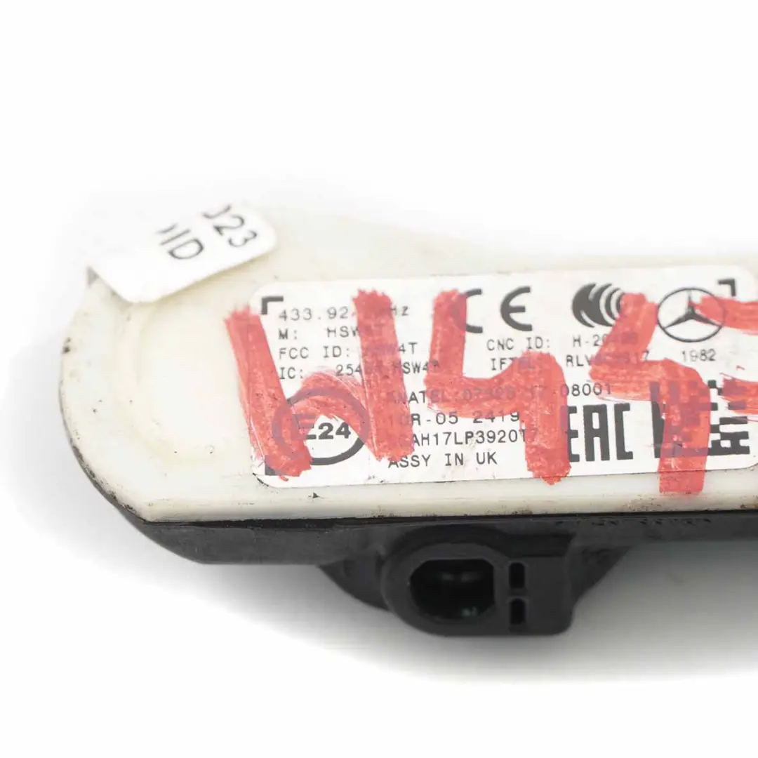 Druck Sensor Mercedes W447 Reifen Rad Elektronik TPM 433,92MHZ für mit Teilenummer A4479051704 Druck Sensor Mercedes W447 Reifen Rad Elektronik TPM 433,92MHZ - SKU A4479051704 - Teilenummer A4479051704