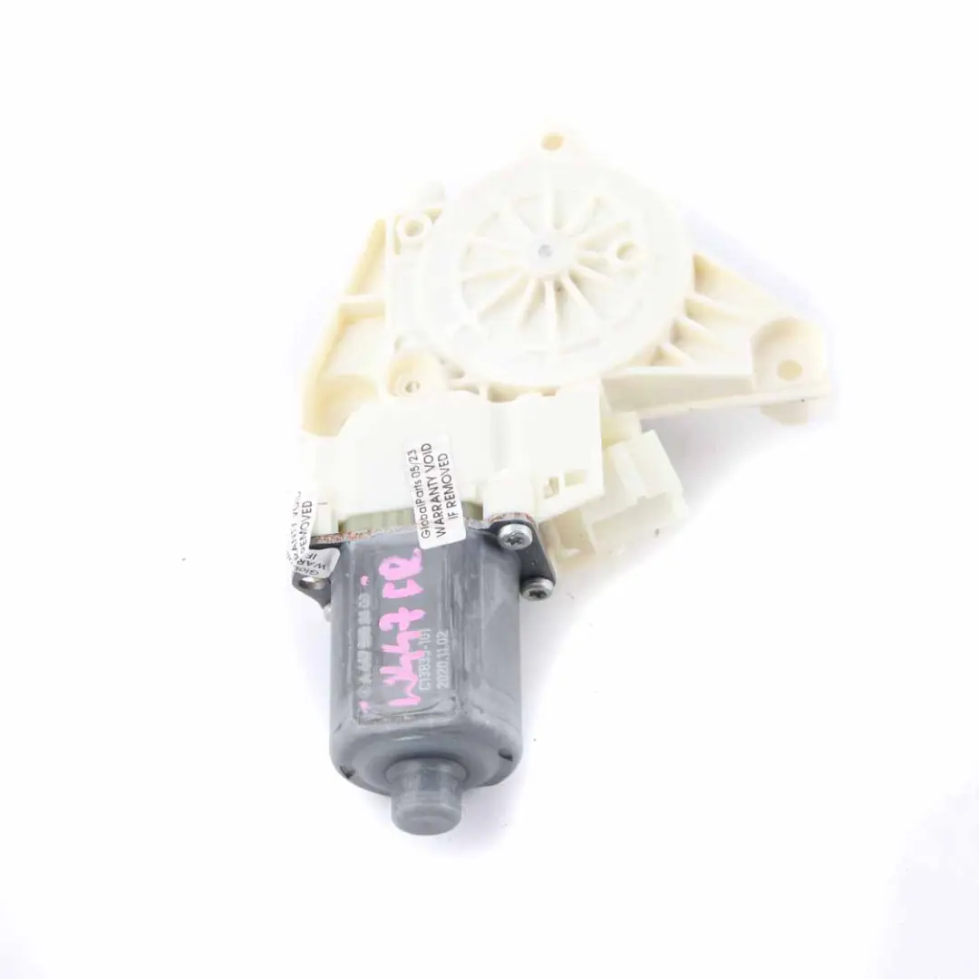 Moteur Lève-Vitre Porte Avant Droite pour Mercedes Vito W447 à propos du numéro de pièce A4479063600 Mercedes Vito W447 Moteur Lève-Vitre Porte Avant Droite - SKU A4479063600 - Numéro de pièce A4479063600