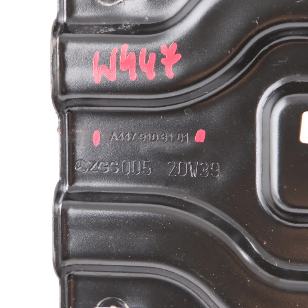 Support de siège avant Plaque de fixation Base pour Mercedes Vito W447 à propos du numéro de pièce A4479103101 Mercedes Vito W447 Support de siège avant Plaque de fixation Base - SKU A4479103101 - Numéro de pièce A4479103101