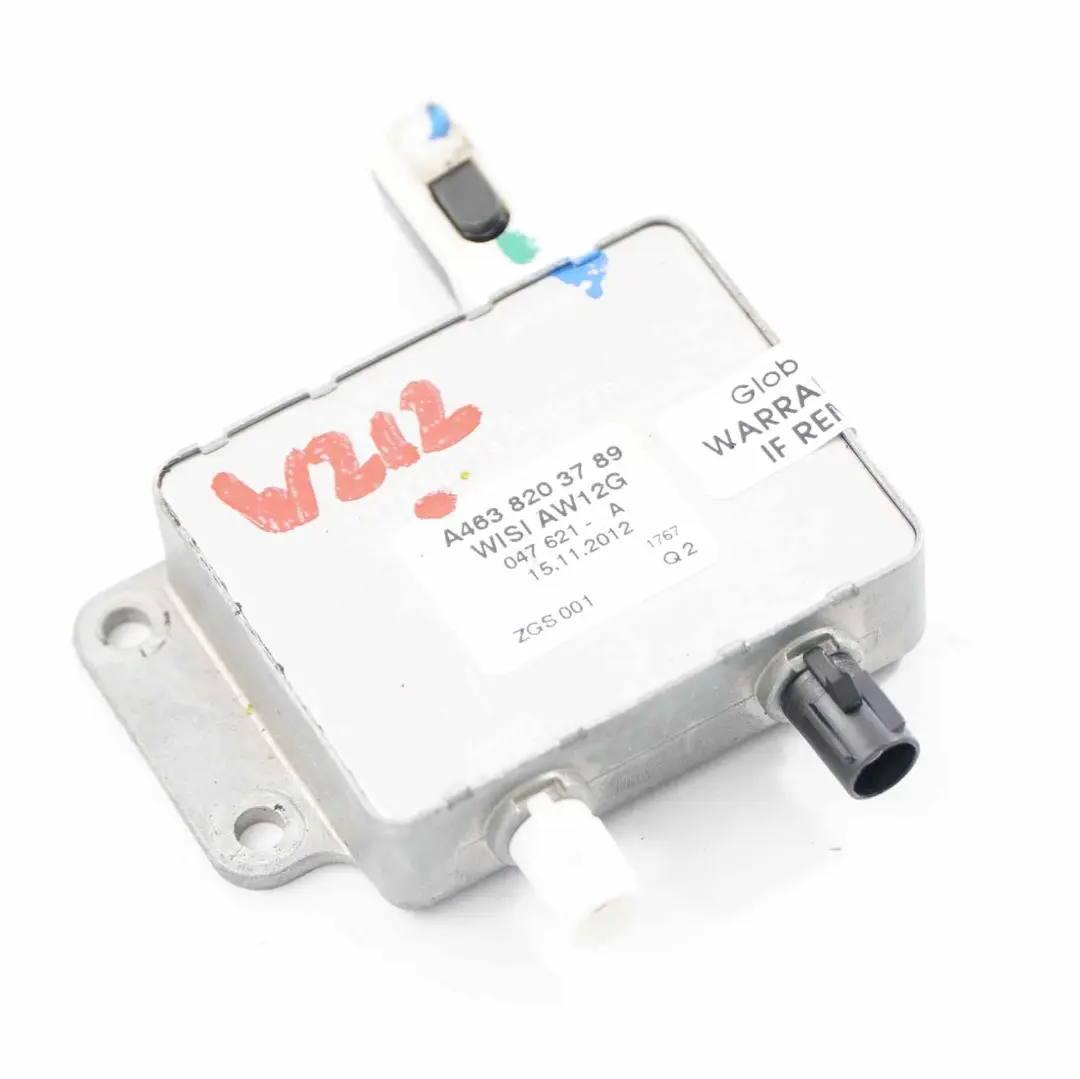 Radio Antennensplitter Steuergerät Modul für Mercedes W212 mit Teilenummer A4638203789 Mercedes W212 Radio Antennensplitter Steuergerät Modul - SKU A4638203789 - Teilenummer A4638203789