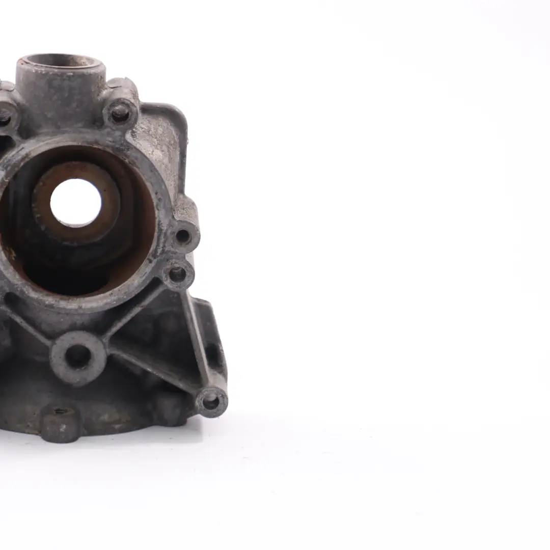 Mercedes Sprinter W901 OM601 Soporte carcasa bomba agua refrigerante - SKU A6032010101 - Número de pieza A6032010101