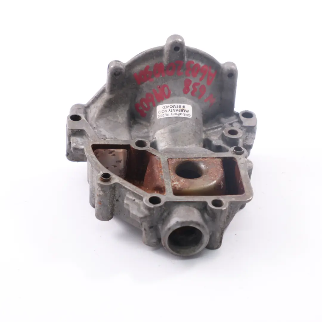 W901 OM601 Wasser Kühlmittelpumpe Gehäuse Halterung für Mercedes mit Teilenummer A6032010101 Mercedes W901 OM601 Wasser Kühlmittelpumpe Gehäuse Halterung - SKU A6032010101 - Teilenummer A6032010101