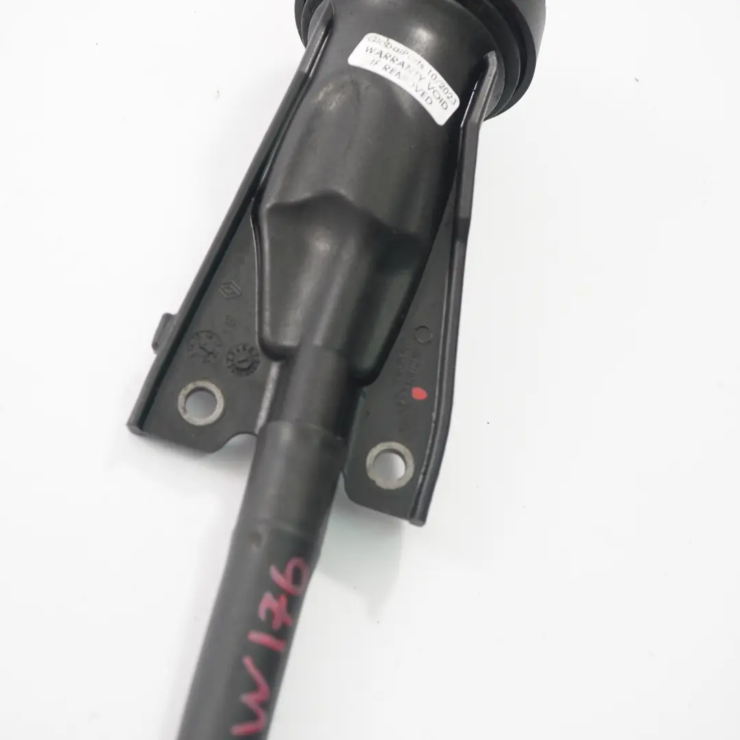 OM607 Bagnet Miarka Oleju Rurka do Mercedes W176 W415 o numerze A6070180300 Mercedes W176 W415 OM607 Bagnet Miarka Oleju Rurka - SKU A6070180300-1 - Numer Części A6070180300