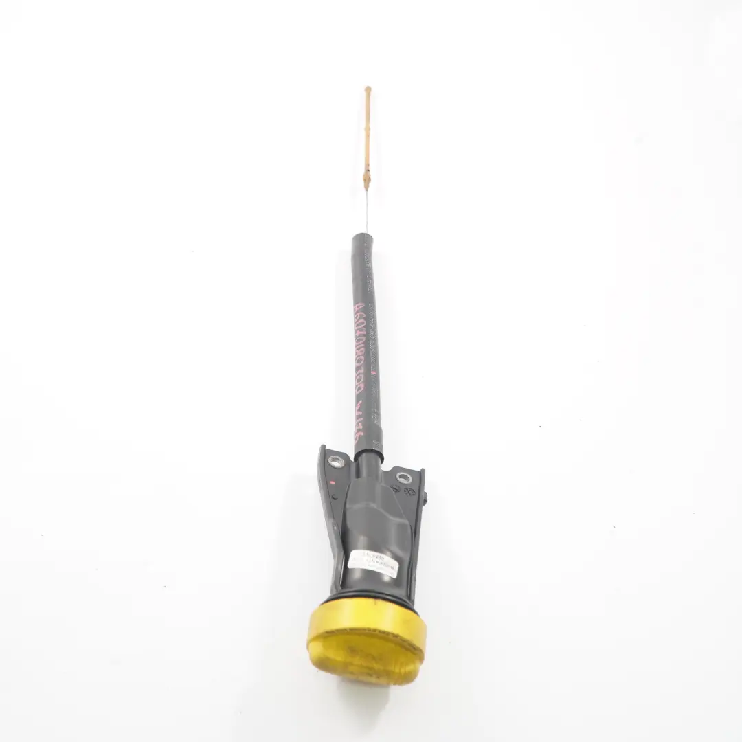 Jauge d'huile Mercedes W176 W415 OM607 Niveau d'huile Tube guide 8200423392 pour à propos du numéro de pièce A6070180300 Jauge d'huile Mercedes W176 W415 OM607 Niveau d'huile Tube guide 8200423392 - SKU A6070180300 - Numéro de pièce A6070180300