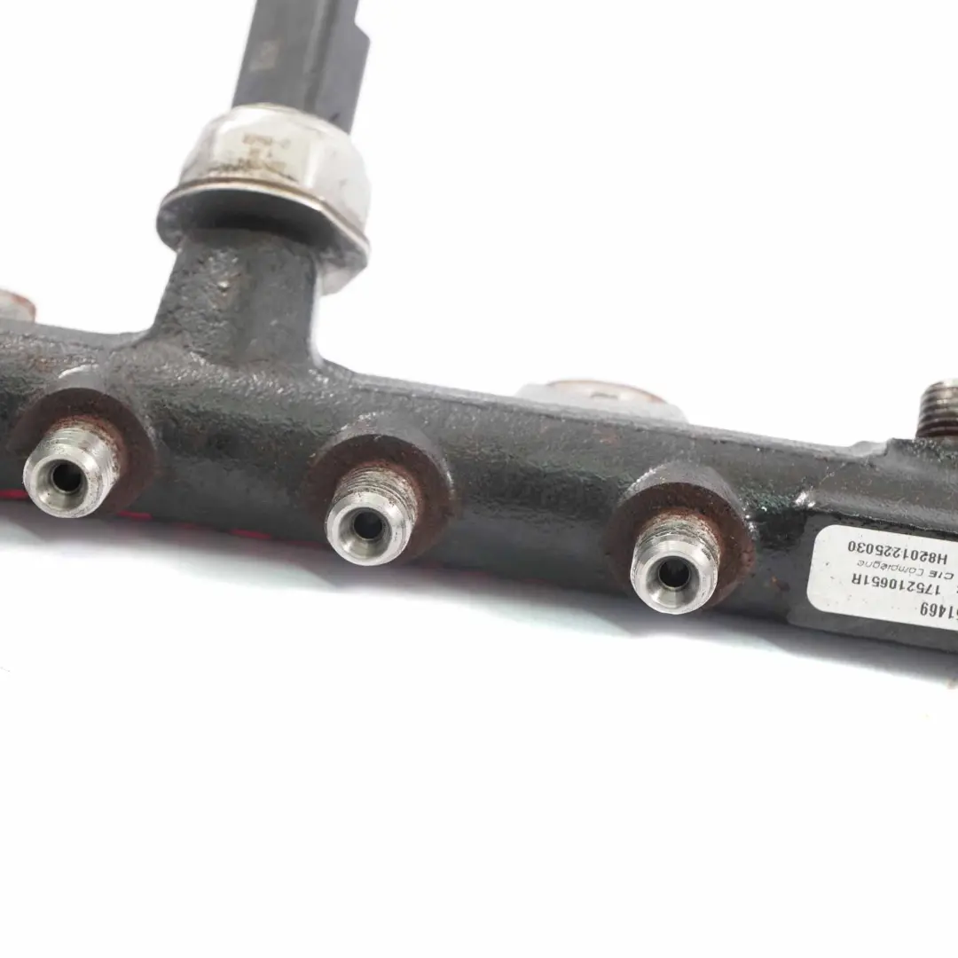 Rail Mercedes W176 W246 OM607 High Pressure Fuel Rail to Fuel Injection with Part number A6070700400 Fuel Injection Rail Mercedes W176 W246 OM607 High Pressure Fuel Rail - SKU A6070700400 - Part number A6070700400