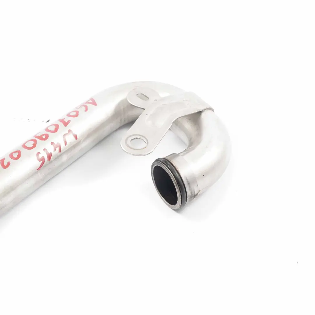 OM607 AGR Rohr Leitung Diesel 744818 für Mercedes W176 mit Teilenummer A6070900237 Mercedes W176 OM607 AGR Rohr Leitung Diesel 744818 - SKU A6070900237 - Teilenummer A6070900237