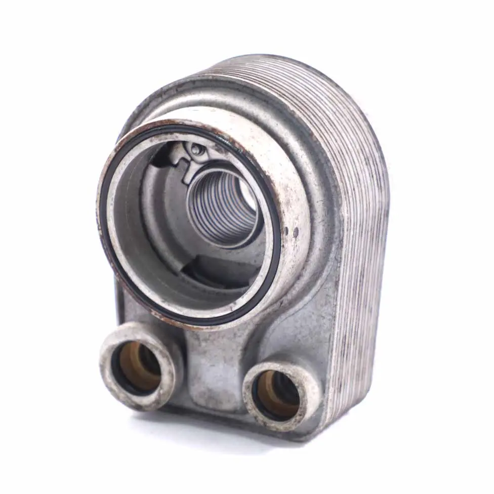 Scambiatore di calore Unità di raffreddamento olio motore per Mercedes W415 Renault con numero di parte A6071800237 Mercedes W415 Renault Scambiatore di calore Unità di raffreddamento olio motore - SKU A6071800237 - Numero di parte A6071800237