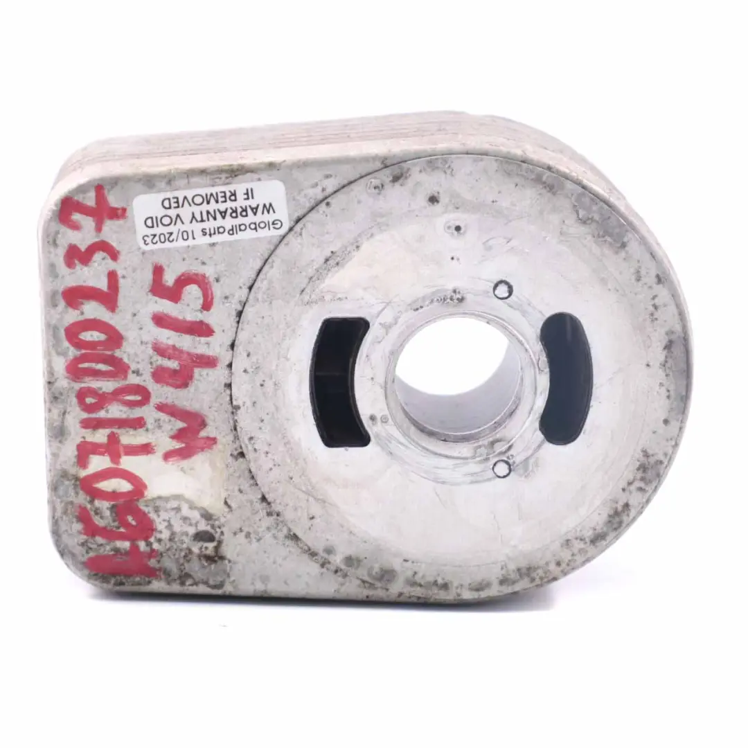 Mercedes W415 Intercambiador de calor Unidad de refrigeración aceite del motor - SKU A6071800237 - Número de pieza A6071800237
