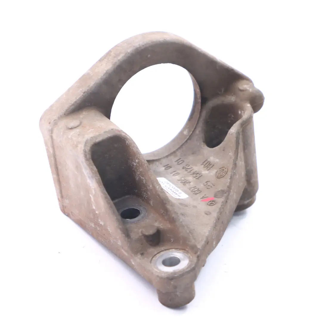 OM607 Support de palier d'arbre de transmission inférieur droit pour Mercedes W176 à propos du numéro de pièce A6072050101 Mercedes W176 OM607 Support de palier d'arbre de transmission inférieur droit - SKU A6072050101 - Numéro de pièce A6072050101