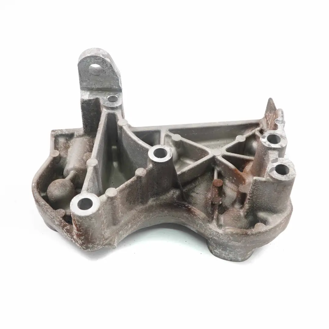 OM607 Łapa Mocowanie Silnika do Mercedes W176 W246 o numerze A6072200007 Mercedes W176 W246 OM607 Łapa Mocowanie Silnika - SKU A6072200007 - Numer Części A6072200007