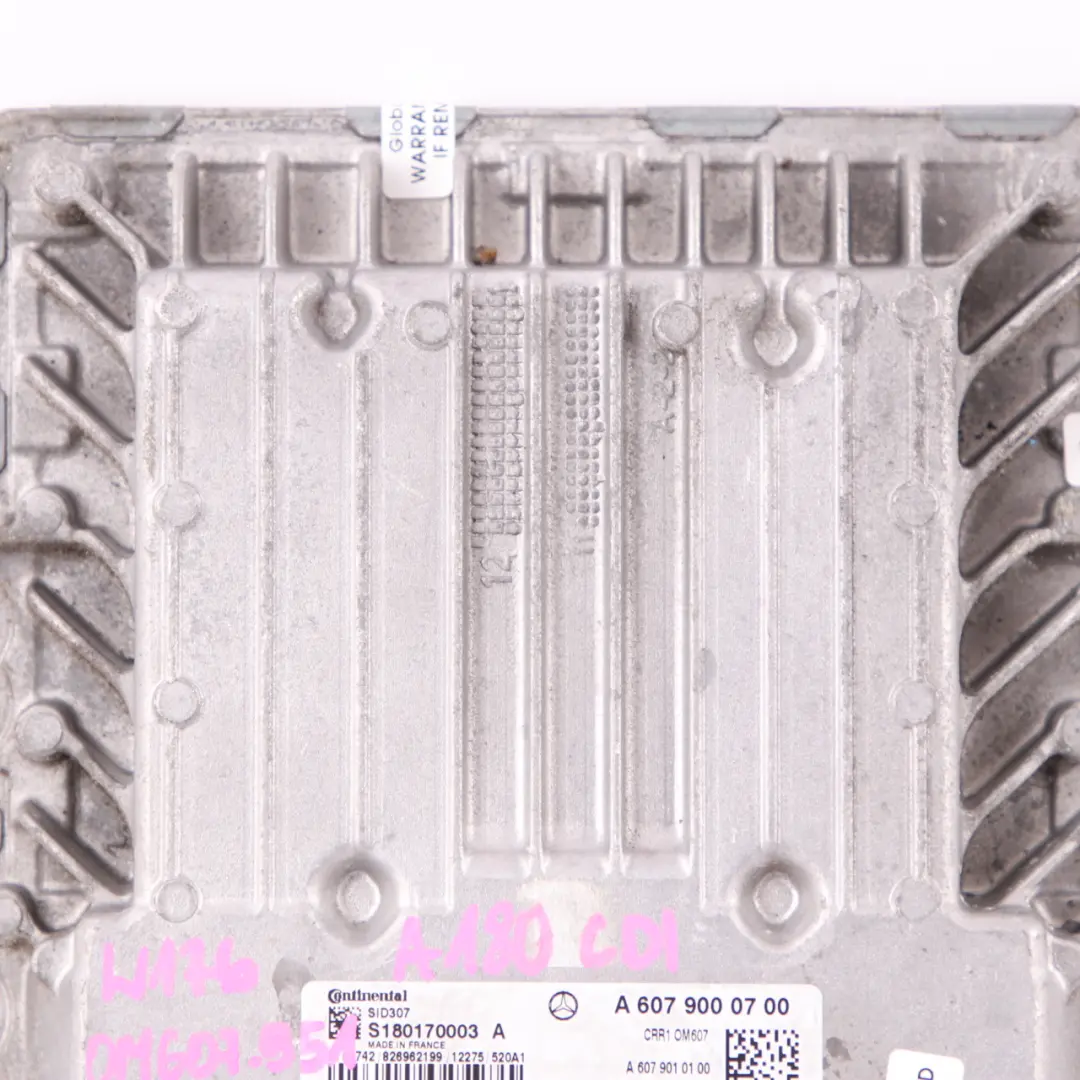 A180 CDI OM607.951 Engine Control Unit Module ECU to Mercedes W176 with Part number A6079000700 Mercedes W176 A180 CDI OM607.951 Engine Control Unit Module ECU - SKU A6079000700 - Part number A6079000700
