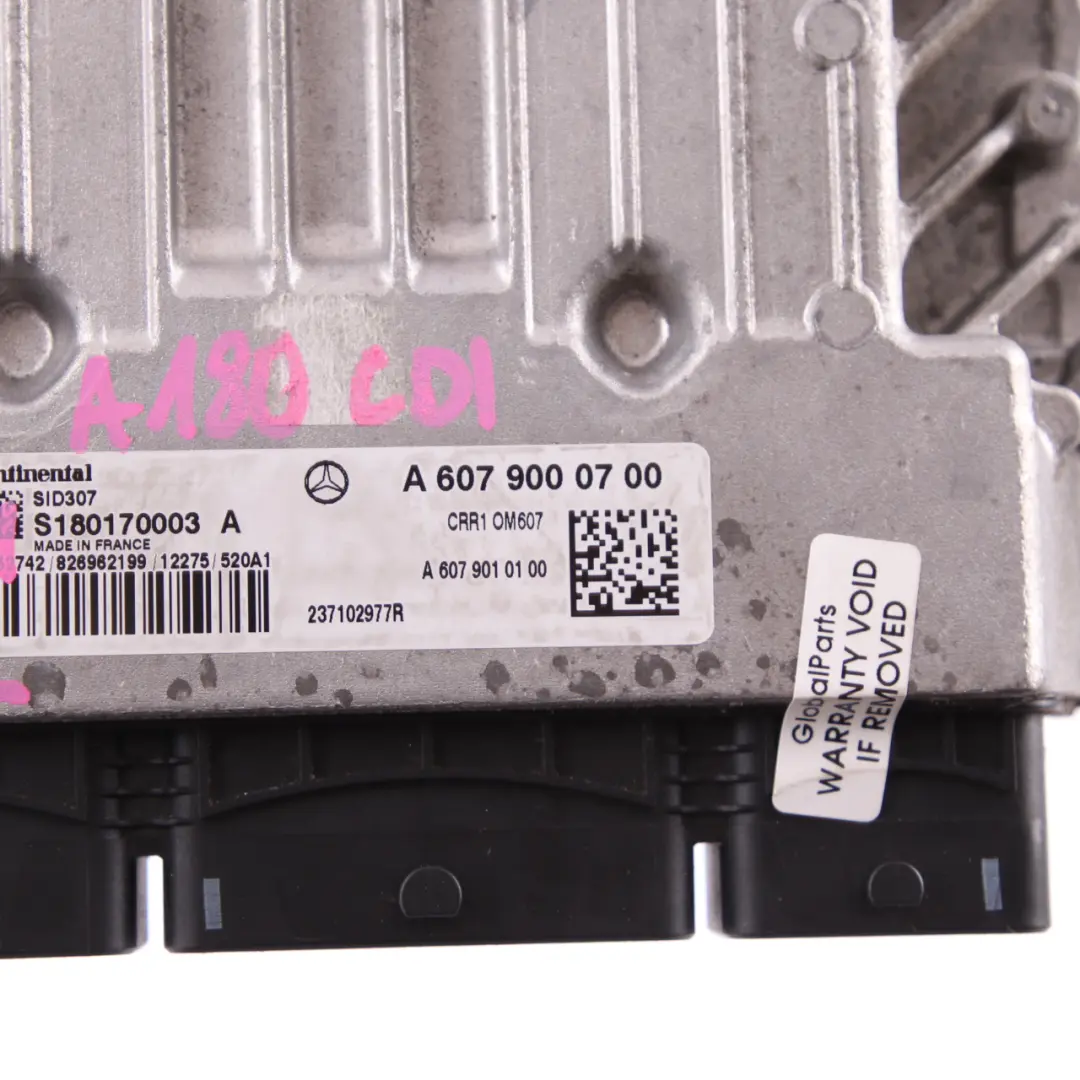 A180 CDI OM607.951 Engine Control Unit Module ECU to Mercedes W176 with Part number A6079000700 Mercedes W176 A180 CDI OM607.951 Engine Control Unit Module ECU - SKU A6079000700 - Part number A6079000700