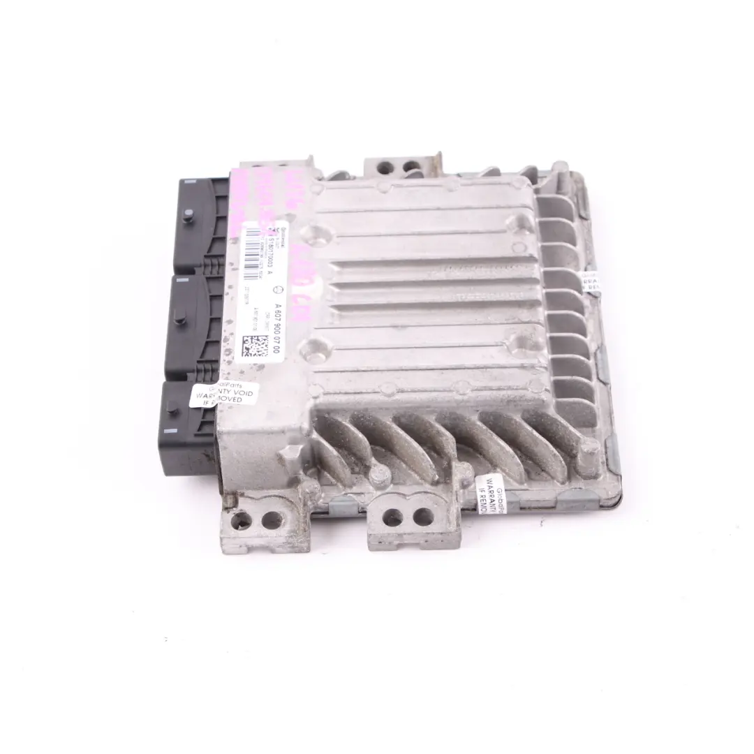 A180 CDI OM607.951 Engine Control Unit Module ECU to Mercedes W176 with Part number A6079000700 Mercedes W176 A180 CDI OM607.951 Engine Control Unit Module ECU - SKU A6079000700 - Part number A6079000700