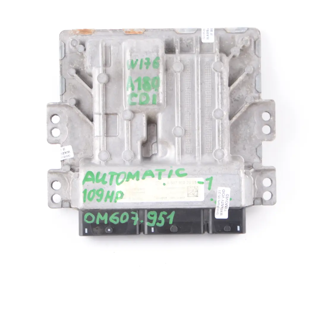 A180 CDI OM607 Engine Module ECU Keys Lock Automatic to Mercedes W176 with Part number A6079002200 Mercedes W176 A180 CDI OM607 Engine Module ECU Keys Lock Automatic - SKU A6079002200-1 - Part number A6079002200