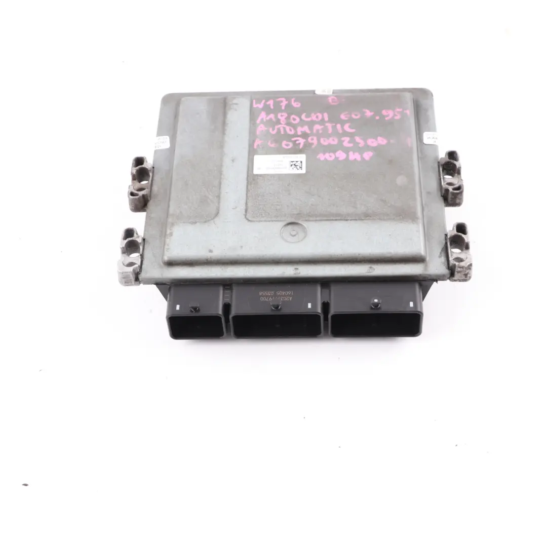 607.951 109HP Unità Motore ECU Automatica per Mercedes W176 W246 180 CDI con numero di parte A6079002300 Mercedes W176 W246 180 CDI 607.951 109HP Unità Motore ECU Automatica - SKU A6079002300 - Numero di parte A6079002300