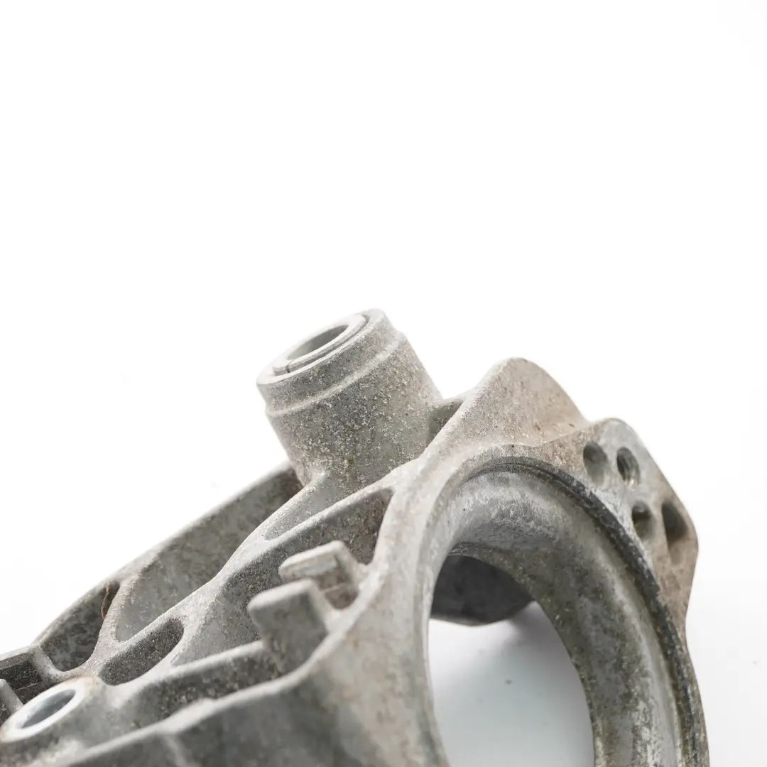  Supporto albero motore Mercedes W177 W247 OM608 Supporto staffa - SKU A6082050001 - Numero di parte A6082050001