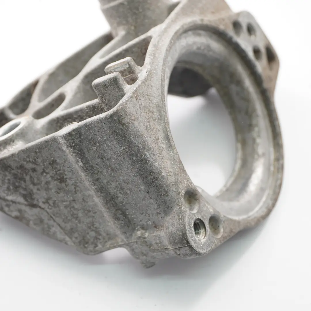 Support d'arbre transmission Mercedes W177 W247 Support fixation pour à propos du numéro de pièce A6082050001 Support d'arbre transmission Mercedes W177 W247 Support fixation - SKU A6082050001 - Numéro de pièce A6082050001