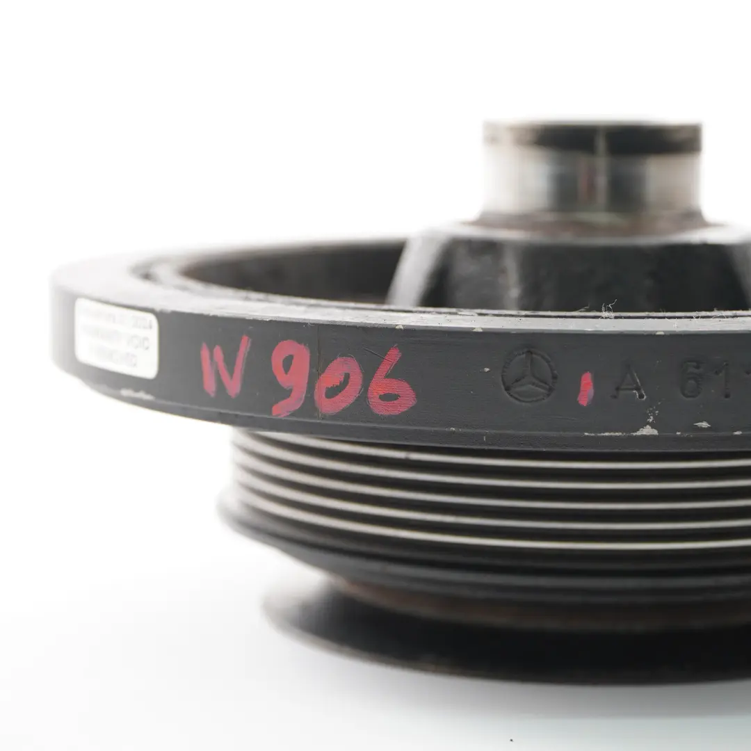 OM611 Puleggia albero motore antivibrazioni per Mercedes W906 con numero di parte A6110301403 Mercedes W906 OM611 Puleggia albero motore antivibrazioni - SKU A6110301403 - Numero di parte A6110301403