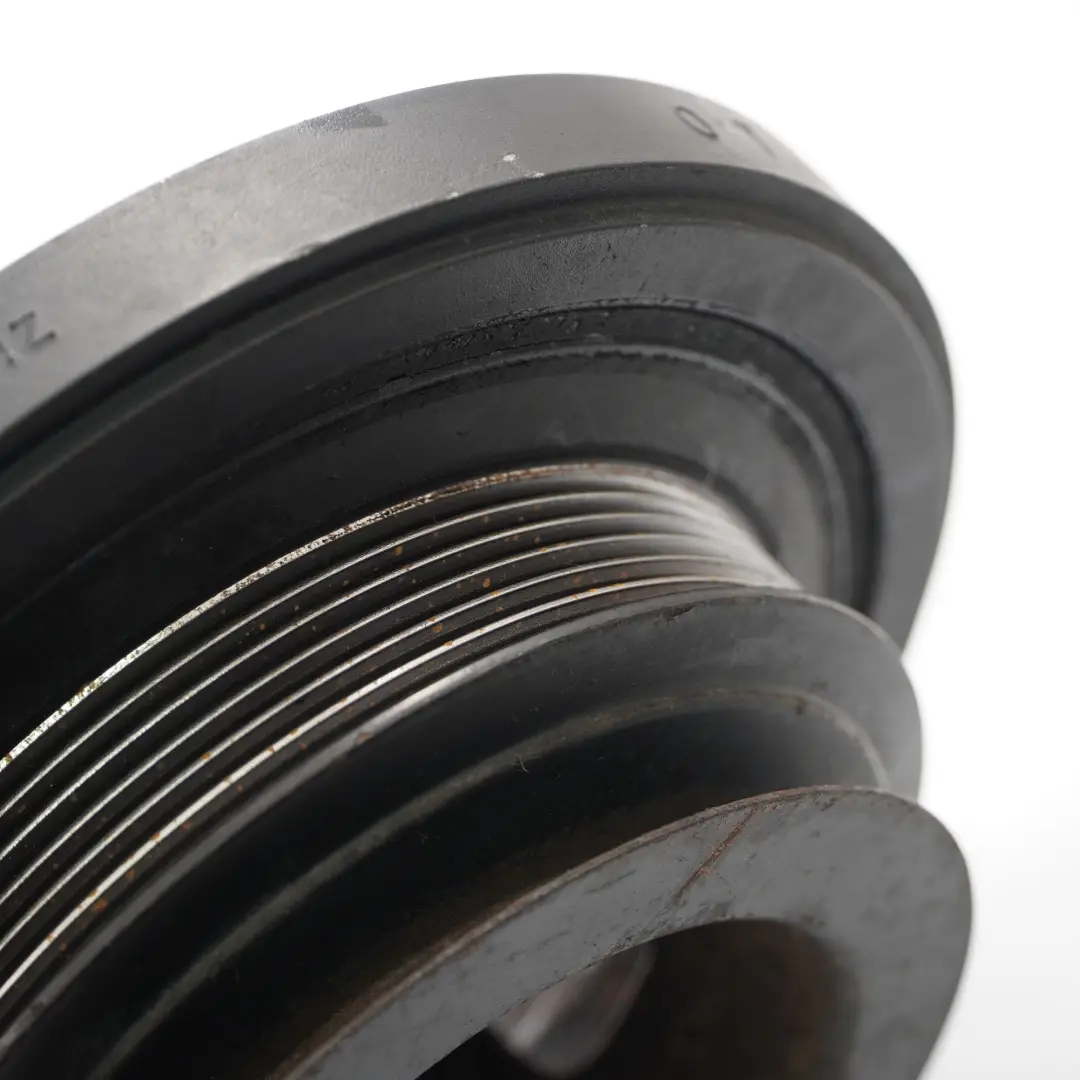 OM611 Schwingungsdämpfer Kurbelwellenriemenscheibe für Mercedes W906 mit Teilenummer A6110301403 Mercedes W906 OM611 Schwingungsdämpfer Kurbelwellenriemenscheibe - SKU A6110301403 - Teilenummer A6110301403