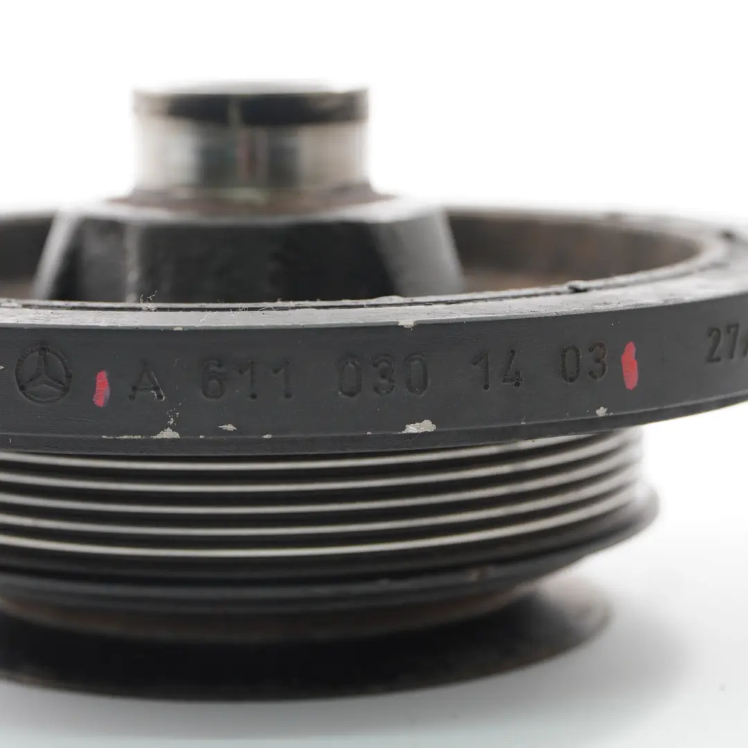 OM611 Amortiguador de vibraciones Polea del cigüeñal para Mercedes W906 con número de pieza A6110301403 Mercedes W906 OM611 Amortiguador de vibraciones Polea del cigüeñal - SKU A6110301403 - Número de pieza A6110301403