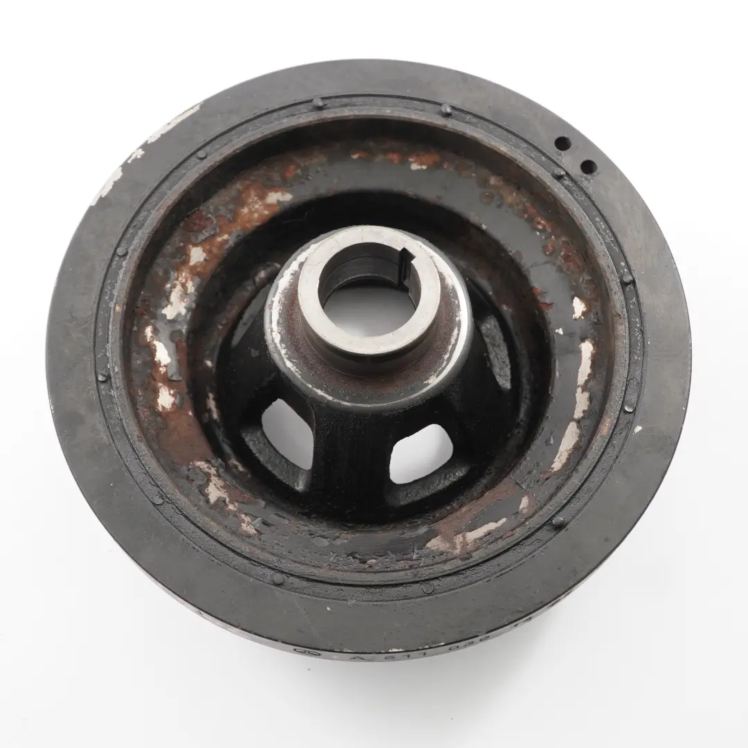 OM611 Schwingungsdämpfer Kurbelwellenriemenscheibe für Mercedes W906 mit Teilenummer A6110301403 Mercedes W906 OM611 Schwingungsdämpfer Kurbelwellenriemenscheibe - SKU A6110301403 - Teilenummer A6110301403