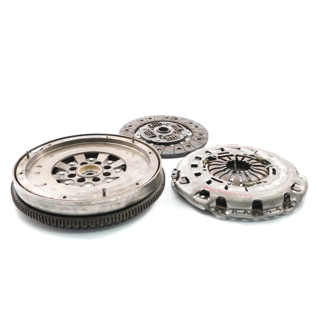 W903 OM611 Kit de embrague de doble volante bimasa para Mercedes Sprinter con número de pieza A6110302005 Mercedes Sprinter W903 OM611 Kit de embrague de doble volante bimasa - SKU A6110302005 - Número de pieza A6110302005