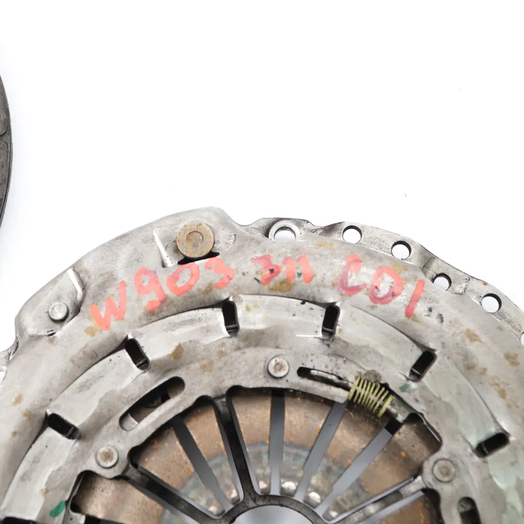 W903 OM611 Kit d'embrayage double volant moteur pour Mercedes Sprinter à propos du numéro de pièce A6110302005 Mercedes Sprinter W903 OM611 Kit d'embrayage double volant moteur - SKU A6110302005 - Numéro de pièce A6110302005