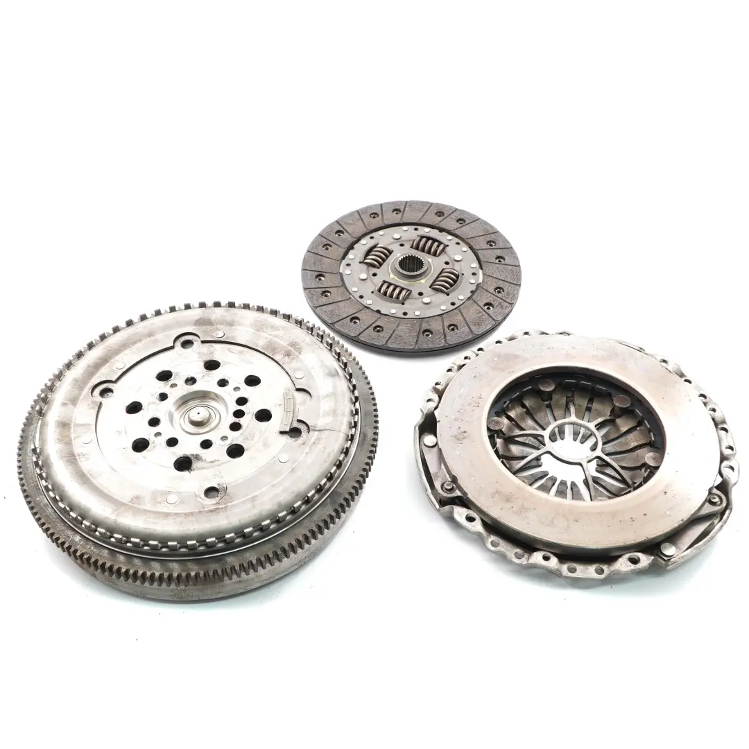 W903 OM611 Kit frizione a doppia massa per Mercedes Sprinter con numero di parte A6110302005 Mercedes Sprinter W903 OM611 Kit frizione a doppia massa - SKU A6110302005 - Numero di parte A6110302005