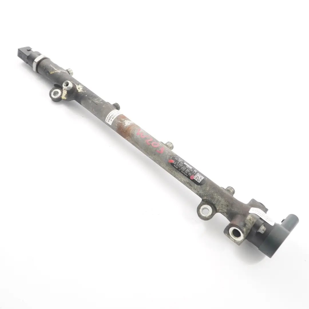 Inyector De Combustible Mercedes W203 W210 OM611 Línea Riel Diésel para con número de pieza A6110700495 Inyector De Combustible Mercedes W203 W210 OM611 Línea Riel Diésel - SKU A6110700495 - Número de pieza A6110700495