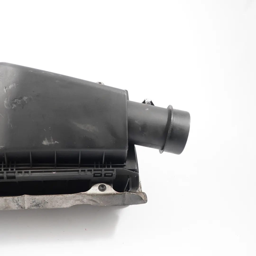 Caja filtro de aire A6120900901 para Mercedes W203 W163 2.7 CDI Diesel con número de pieza A6110902301 Mercedes W203 W163 2.7 CDI Diesel Caja filtro de aire A6120900901 - SKU A6110902301 - Número de pieza A6110902301