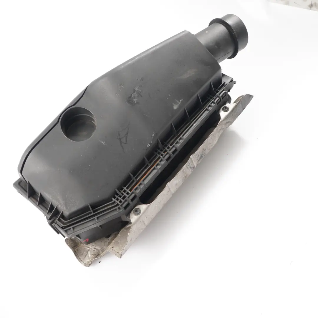 Caja filtro de aire A6120900901 para Mercedes W203 W163 2.7 CDI Diesel con número de pieza A6110902301 Mercedes W203 W163 2.7 CDI Diesel Caja filtro de aire A6120900901 - SKU A6110902301 - Número de pieza A6110902301