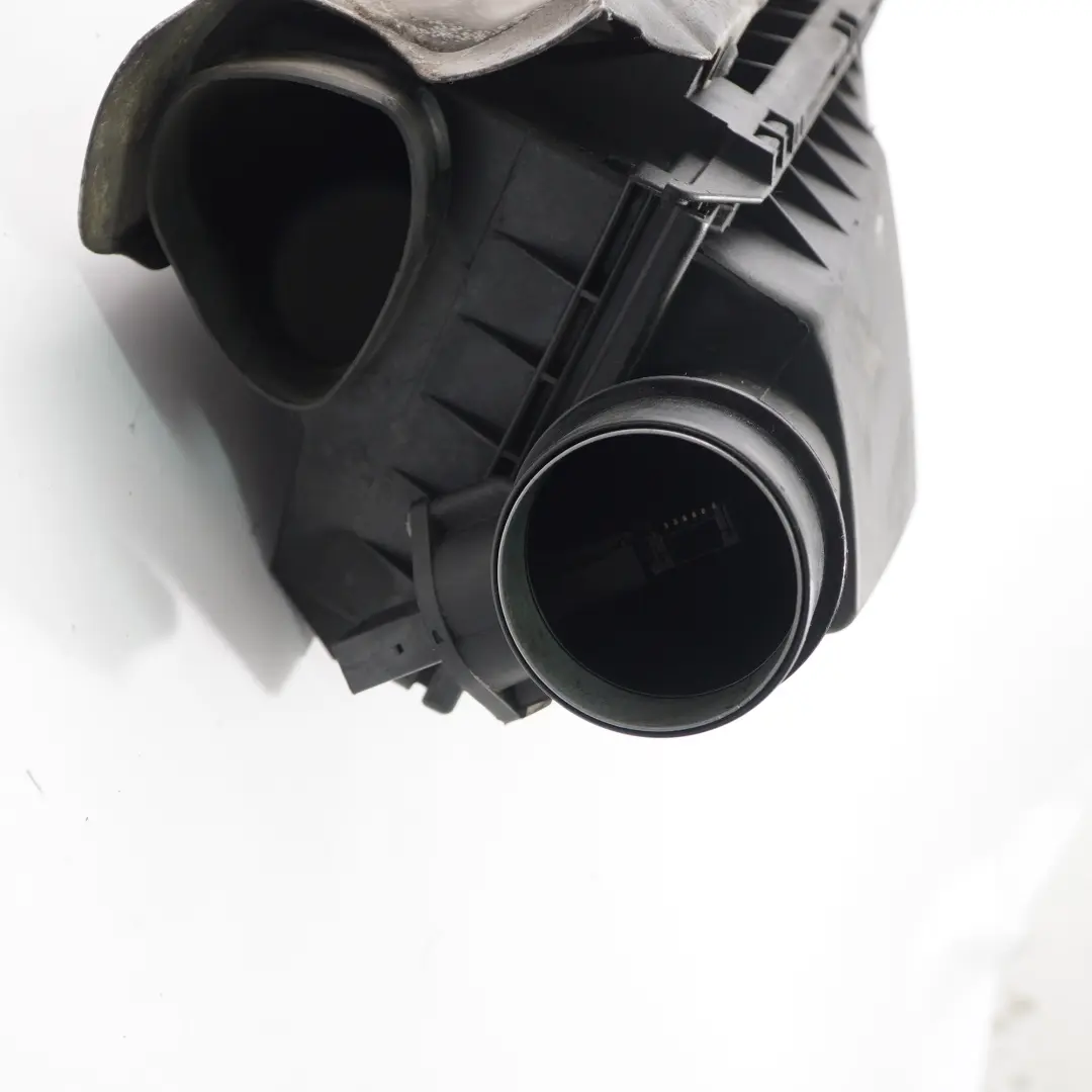 Boîtier filtre air A6120900901 pour Mercedes W203 W163 2.7 CDI Diesel à propos du numéro de pièce A6110902301 Mercedes W203 W163 2.7 CDI Diesel Boîtier filtre air A6120900901 - SKU A6110902301 - Numéro de pièce A6110902301