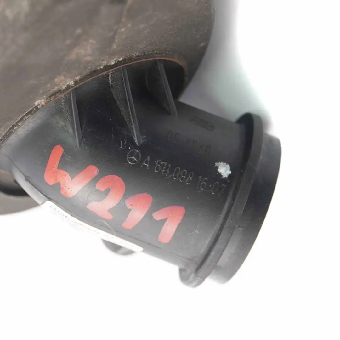 OM646 Turbo lader Resonator schlauch für Mercedes W210 W211 mit Teilenummer A6110981607 Mercedes W210 W211 OM646 Turbo lader Resonator schlauch - SKU A6110981607 - Teilenummer A6110981607