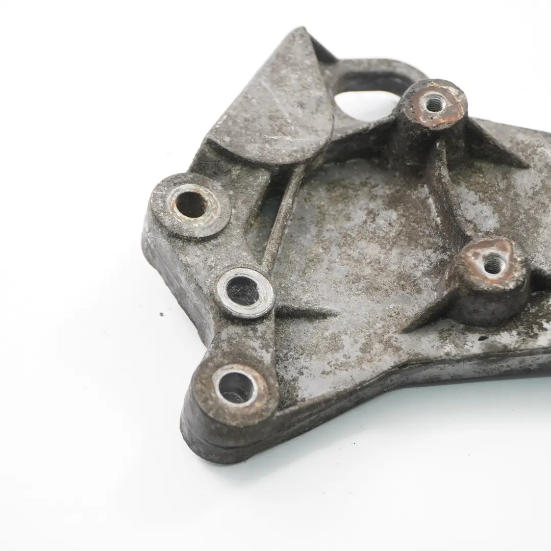 Supporto motore Mercedes W638 W901 W905 OM611 Supporto staffa per con numero di parte A6112230541 Supporto motore Mercedes W638 W901 W905 OM611 Supporto staffa - SKU A6112230541 - Numero di parte A6112230541