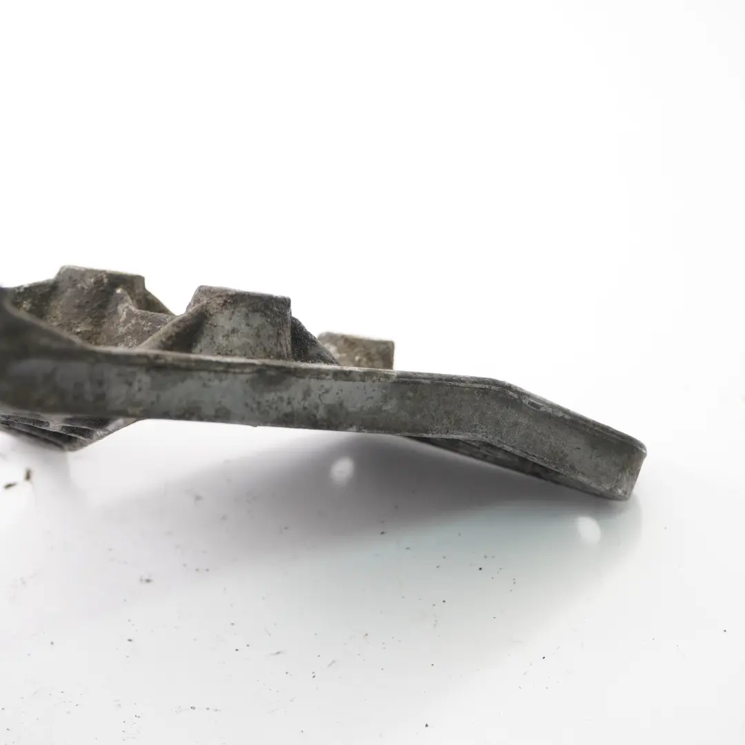 W901 W905 OM611 Łapa Wspornik Mocowanie Silnika do Mercedes W638 o numerze A6112230541 Mercedes W638 W901 W905 OM611 Łapa Wspornik Mocowanie Silnika - SKU A6112230541 - Numer Części A6112230541