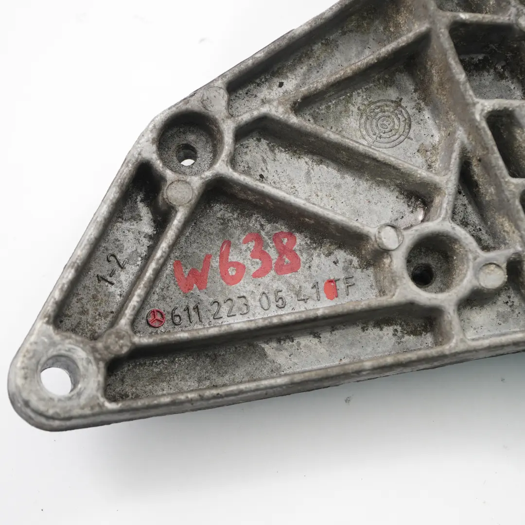 Motor halterung Mercedes W638 W901 W905 OM611 Halterung - SKU A6112230541 - Teilenummer A6112230541