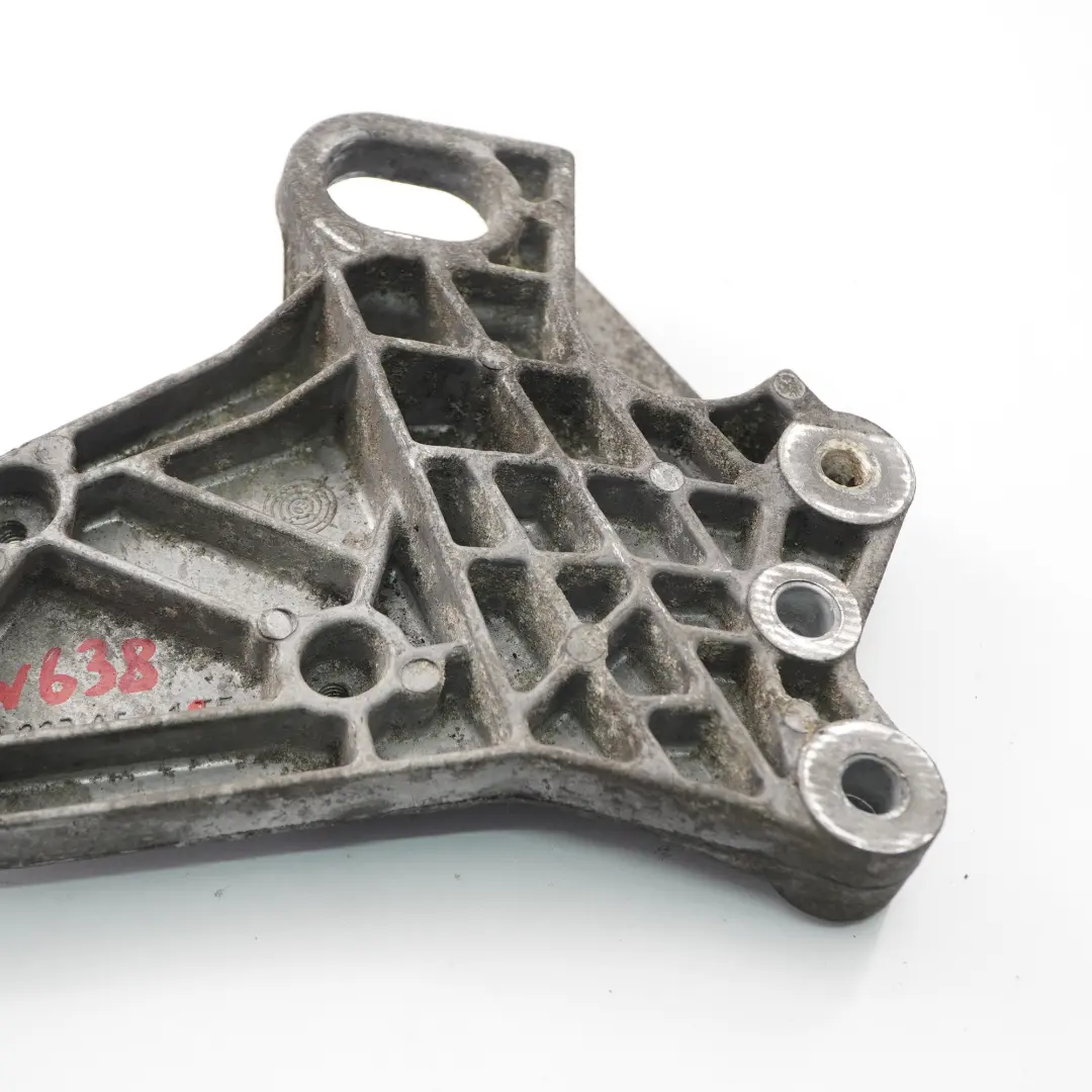 W901 W905 OM611 Łapa Wspornik Mocowanie Silnika do Mercedes W638 o numerze A6112230541 Mercedes W638 W901 W905 OM611 Łapa Wspornik Mocowanie Silnika - SKU A6112230541 - Numer Części A6112230541