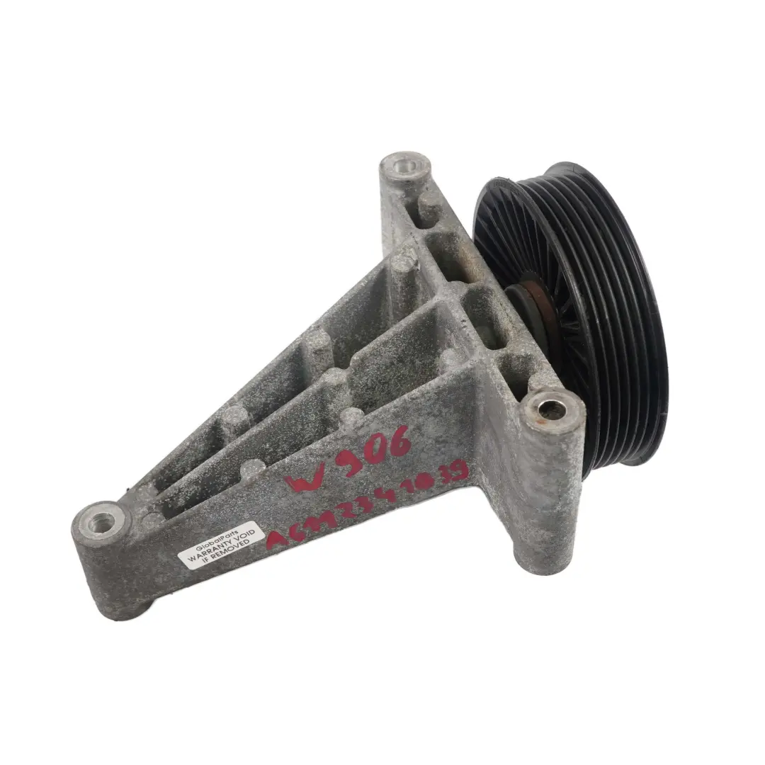 Łapa Rolka Alternatora OM651 Diesel do MERCEDES W906 o numerze A6112341039 MERCEDES W906 Łapa Rolka Alternatora OM651 Diesel - SKU A6112341039 - Numer Części A6112341039